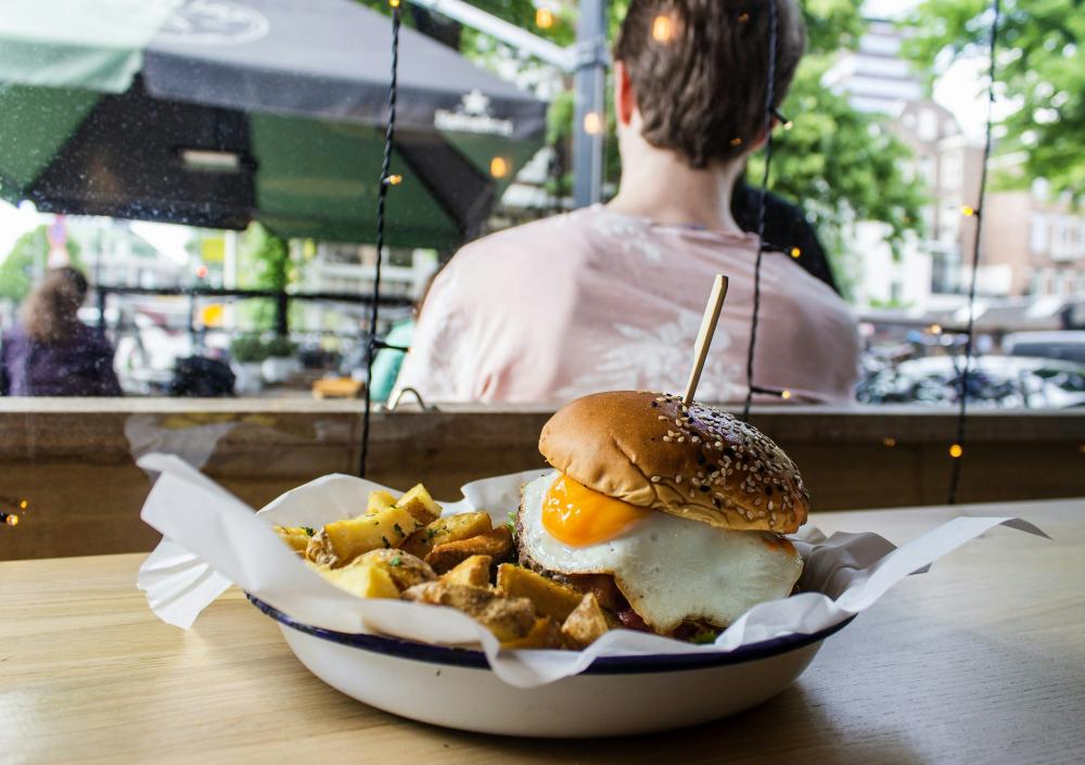 De Bedste Burgerbarer I Hårlev: En Kulinarisk Rejse Gennem Smag Og Kvalitet