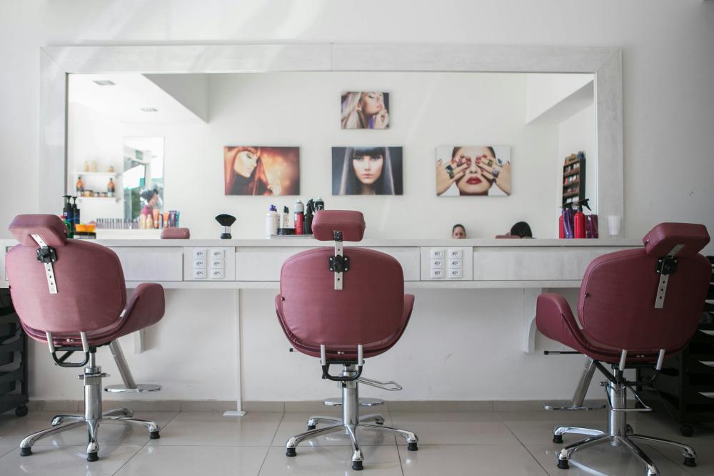 De Bedste Frisører I Vester Hassing: En Guide Til Dit Næste Look